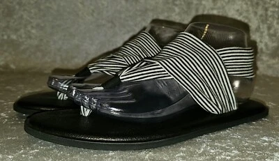 女士 Sanuk 瑜伽垫露背黑白条纹丁字裤凉鞋 6/7 码 — 第 1/4 张图片