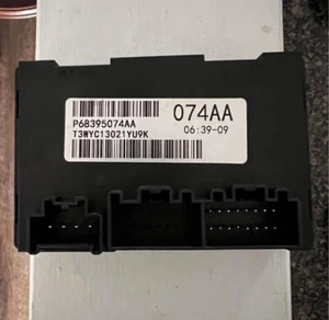 Transfer Case Control Module Jeep GC - Picture 1 of 2