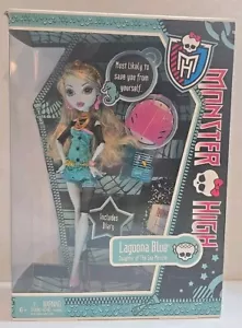 2011 MONSTER HIGH SCHOOL’S OUT LAGOONA BLUE DOLL MATTEL NRFB NEW - Picture 1 of 4