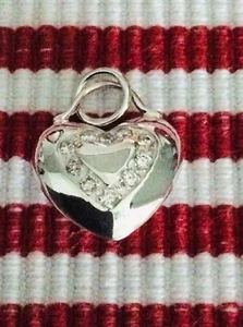 17mm Tibetan Silver 3D Heart Dangle Pendant For Jewellery Making - Picture 1 of 3