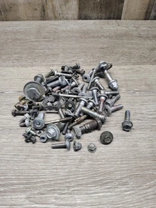 2003 03 03-06 Kawasaki ZR1000 Miscellaneous Misc Bolts Screws Hardware DL-690 - Foto 1 di 9