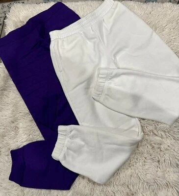 Lote de 2 Pantalones de Sudadera Niñas - Clase de Arte y Hanes... Medianos 7/8, Púrpura y Blanco Foto 1 de 4