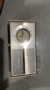 Honeywell TS8095A1002 Chronotherm Thermostat Heating Only for 750mV Systems - Picture 1 of 2