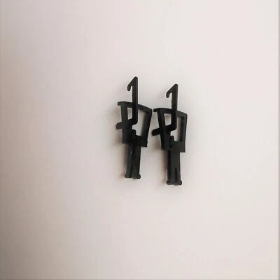 R8219 X9289 Hornby Spare Pair NEM Couplings with Hooks NO POCKETS - Image 1 of 2