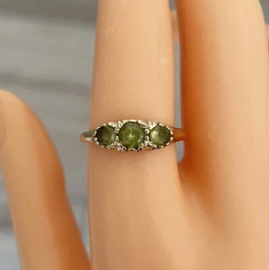 9ct Yellow Gold 1.25ct Three-Stone Peridot Ring, UK size S, EU size 60 - Picture 1 of 4
