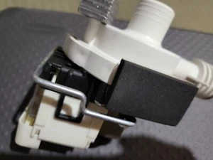 WD26X10043 GE Dishwasher Pump Asm Hanger Drain - Picture 1 of 2