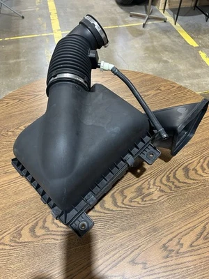 15-21 Ram 2500 6.4 Hemi Air Filter Box Assembly - Изображение 1 из 4