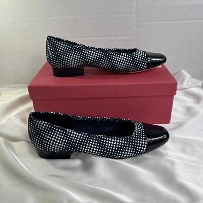 Vaneli Frankie Spectator Women’s Navy Closed Toe Shoes Size 9 Narrow Fit New - Image 1 of 4