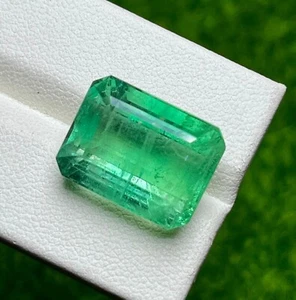 23.02ct Ravishing color 100% Natural Green Fluorite Brazil - Picture 1 of 4