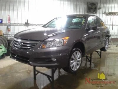 Braço de controle inferior dianteiro direito Honda Accord 2011 - Imagem 1 de 4