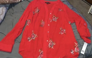 Neu mit Etikett Zach & Rachel Damengröße Petite rot Blumenmuster leicht geknöpft Weihnachten - Bild 1 von 7