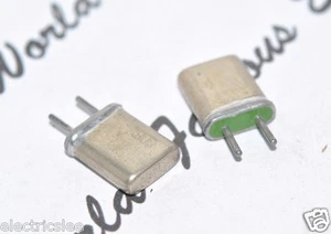 1pcs - 10.635 MHZ Quartz Crystal Resonator / XTAL - Picture 1 of 3