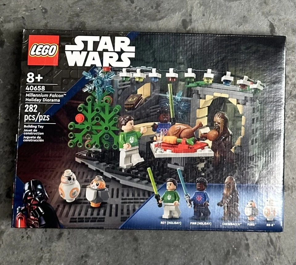 LEGO 40658 Star Wars  Millennium Falcon Holiday Diorama - Image 1 of 1