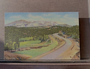 Alte ROADTRIP POSTKARTE Pikes Peak vom Ute Pass Highway US-24 Woodland Park CO - Bild 1 von 2