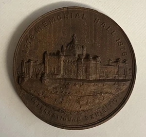 1876 USA Centennial Exhibition - Philadelphia Memorial Hall - Wooden Souvenir - Bild 1 von 5
