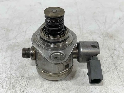 BMW X5M 2010-2013 4,4 L doble turbo bomba de combustible de alta presión 7595339 OEM Foto 1 de 4