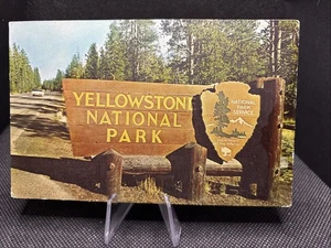 POSTCARD: Yellowstone National Park Sign N4 - Picture 1 of 2