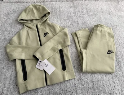 Nike Niños Ropa Deportiva Tech Polar Conjunto 86L050-EBA Beige Oliva Talla 6 M Mediano Foto 1 de 4
