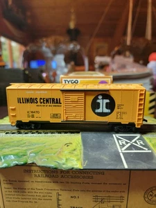 VINTAGE TYCO HO SCALE Illinois Central Box Car- in original box  (136) - Picture 1 of 4
