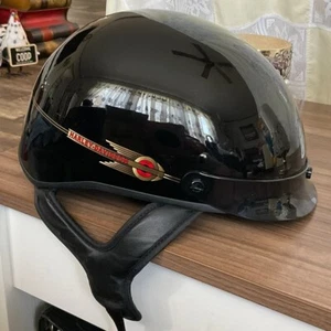 Harley-Davidson Sleek Black Motorcycle Helmet w/Classic Winged Lettering. Medium - Picture 1 of 8