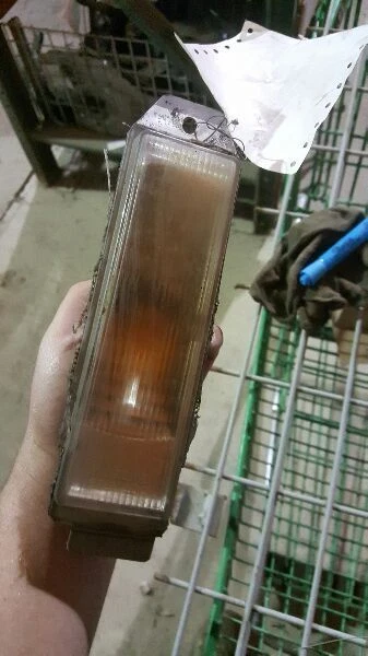 Пассажирский угловой/парковочный фонарь парковочный фонарь поворотник подходит для фургона 90-93 LUMINA 135091 - Изображение 1 из 1