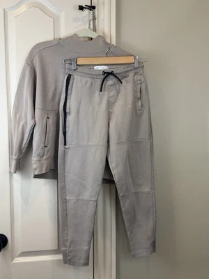 Sudadera Zara para niños talla 9/10 con pantalones deportivos a juego Foto 1 de 4
