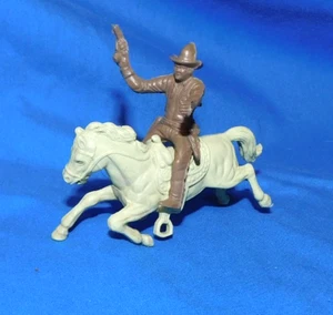 MARX VINTAGE 1960'S  BANDIT MOUNTED ON CREAM HORSE - Picture 1 of 2