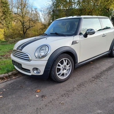 MINI Cooper One R56  1.4  75PS  TÜV 10/27 - Bild 1 von 4