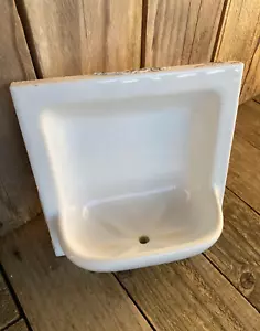 Antique White Enameled Earthenware Built-in Wall Soap Holder, Vintage - Picture 1 of 12