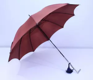 Ombrellone ombrellone pioggia vintage nylon marrone massiccio argento metà secolo nappa LEGGI - Foto 1 di 9