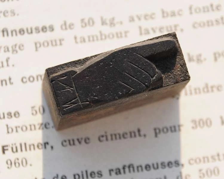 POINTING HAND - FINGER letterpress wooden printing block wood printer's font ABC - Image 1 of 1