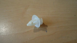 Genuine BMW 5 6 7 i3 Phantom Cullilnan Clip Natur 51417046415 - Picture 1 of 3