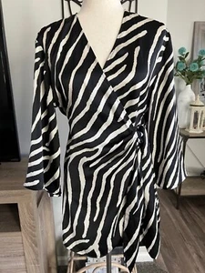 H&M Mini Dress XS Zebra Satin Wrap Vneck Kimono Safari Chic Exotic Black Cream - Picture 1 of 14