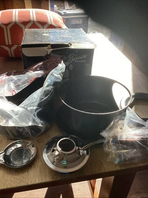 Norpro 10 peças conjunto de fondue de ferro fundido preto com queimador, 6 garfos novos na caixa - Imagem 1 de 3