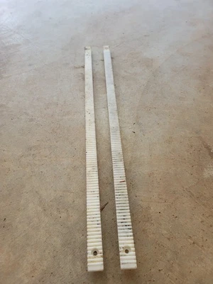 Silla de masaje Osim uAstro OS-820 pistas de engranajes para masajeador central Foto 1 de 4