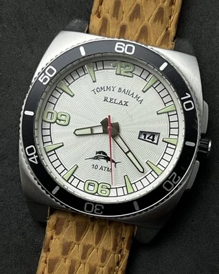 Reloj de cuarzo TOMMY BAHAMA para hombre 42 mm fecha acero cuero tostado bisel giratorio 10 ATM Foto 1 de 4