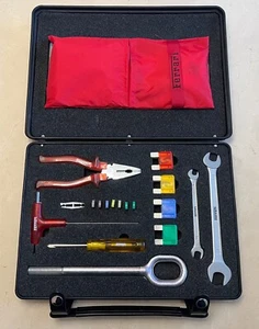 Ferrari F430 Spider Scuderia 16M 430 kit attrezzi nuovo e imballato, codice 215273 - Foto 1 di 13