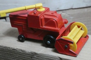 VINTAGE MATCHBOX RED DIECAST COMBINE HARVESTER 1977 LESNEY NO 51 MADE IN ENGLAND - Picture 1 of 7