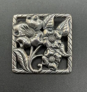 Art Deco 1940s Large Vintage Floral Framed Sterling Silver Brooch - Picture 1 of 3