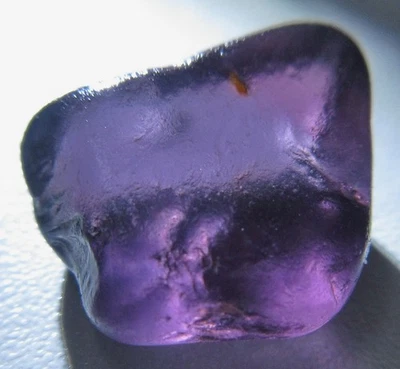 Faceta de espinela rosa púrpura abierta áspera de Tanzania 7,25 crt Foto 1 de 4