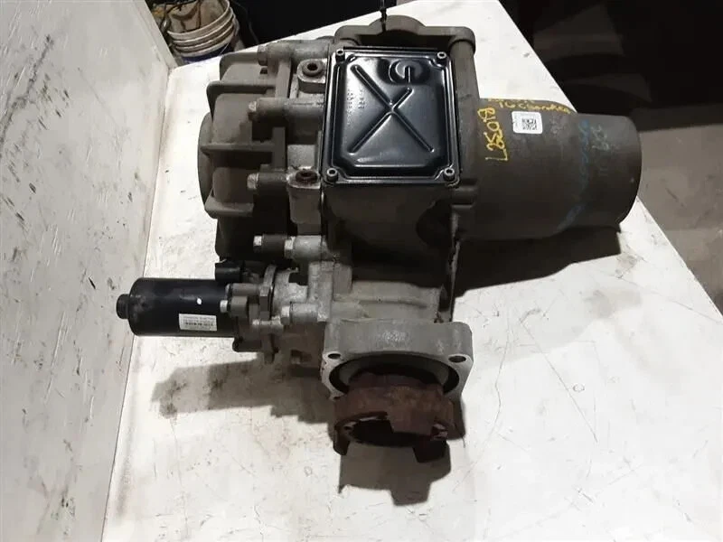 2014-2018 Jeep Cherokee Transfer Case Assembly Single Speed OEM - Image 1 of 1