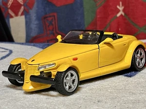 Diecast 1/24 Maisto Plymouth Prowler Yellow - Picture 1 of 8
