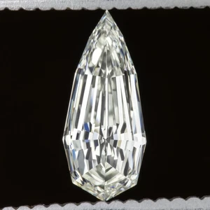 0,84ct DIAMANT K VS1 STUFENSCHLIFF BIRNENFORM GEOMETRISCH LOSE EXTRA LANG NATUR - Bild 1 von 1