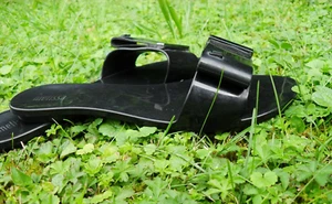 MELISSA Damen Schuhe Gr. 39 Zehentrenner Badeschuhe Strandschuhe Schwarz - Bild 1 von 4