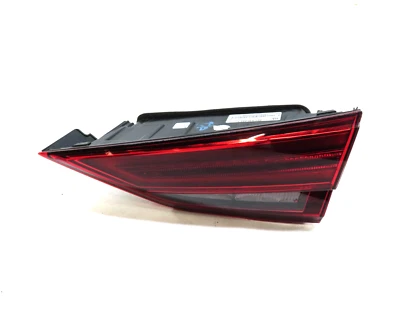 17-19 AUDI A3 S3 RS3 (8V) TAPA INTERIOR TRASERA DERECHA LUZ TRASERA LED DINÁMICA Foto 1 de 4