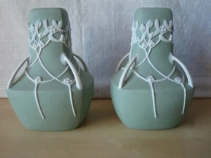 Paire deVases 1900 en céramique dans le gout de Wedgwood, Tharaud... - Picture 1 of 12