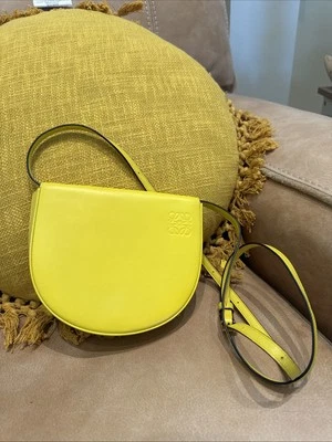 Raro LOEWE 2 vías mini bolso de hombro amarillo cintura cuero anagrama buen estado Foto 1 de 4