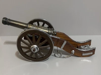 "Un modelo en miniatura Canon Luis XIV Rey de Francia 12"" madera y latón" Foto 1 de 4