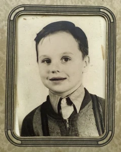 BIZARRE CREEPY VAMPIRE BOY BAND HAND COLORING JOB 1930s STRANGE PORTRAIT - Picture 1 of 4