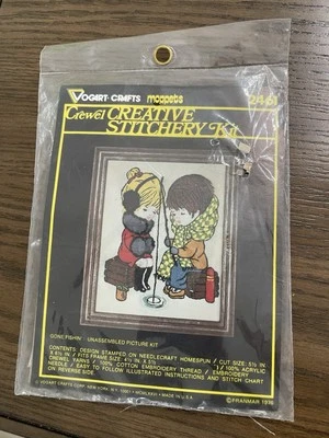 Vogart Mini Crewel Creativo Kit de Costura Gone Fishing’ Nuevo De Colección 5.5x6.5” #2461 Foto 1 de 4